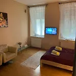 아파트 Clark Apartman ** *