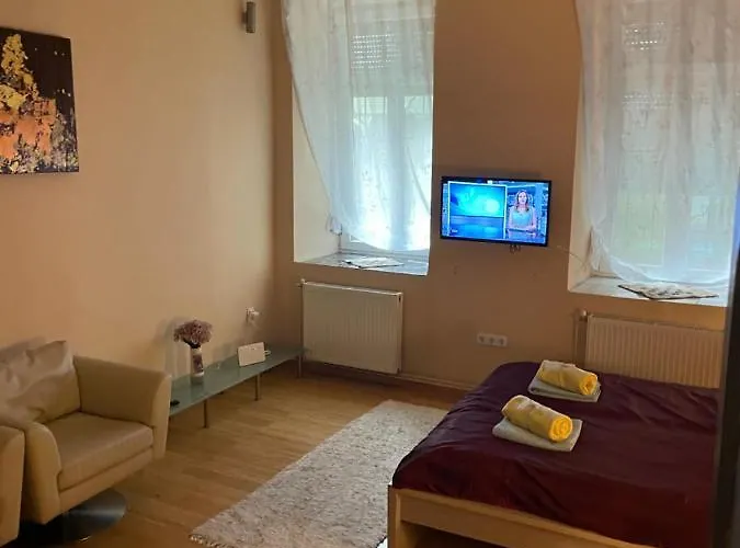 Apartment Clark Apartman ** *