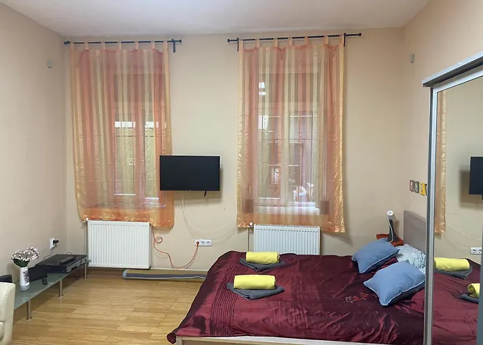 Clark Apartman **