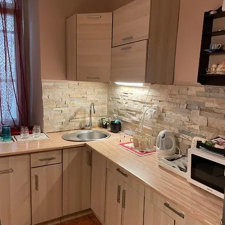 Clark Apartman ** شقة بودابست