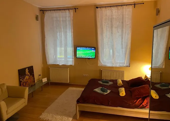 Clark Apartman ** شقة بودابست