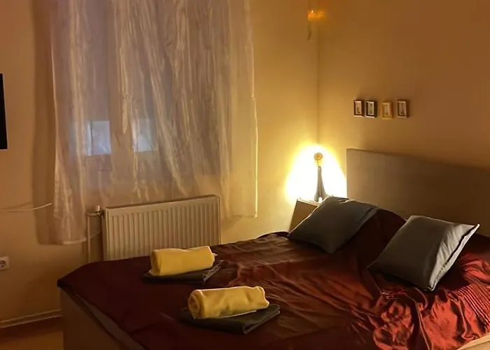 Clark Apartman **