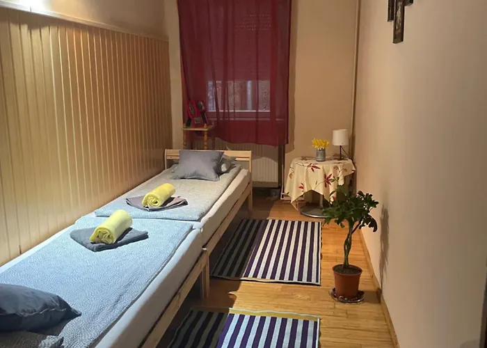 Clark Apartman ** *