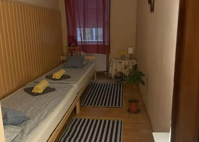 Clark Apartman **
